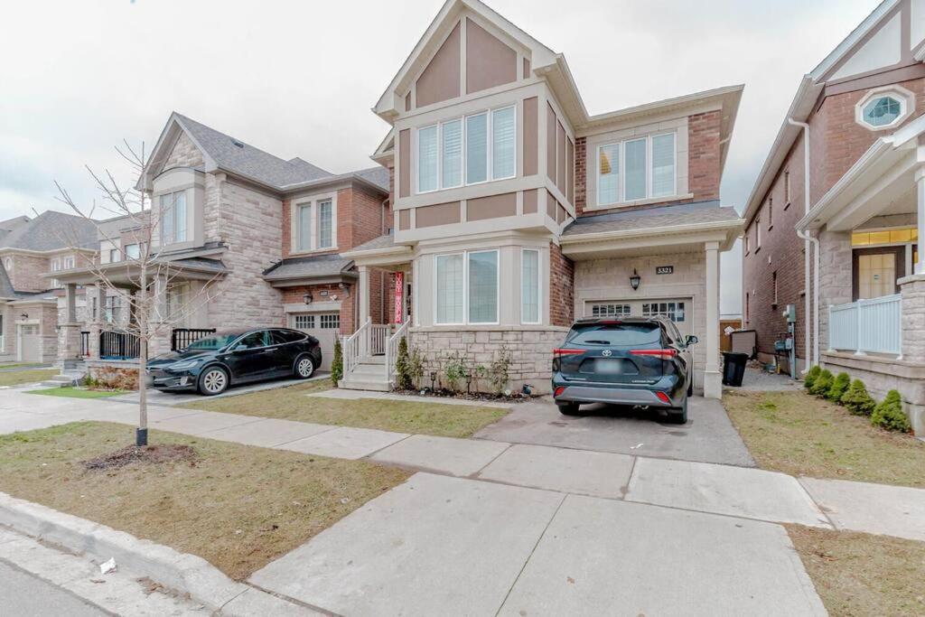 Luxury Basement Apartment In Oakville Extérieur photo