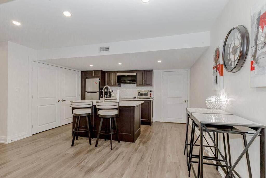 Luxury Basement Apartment In Oakville Extérieur photo
