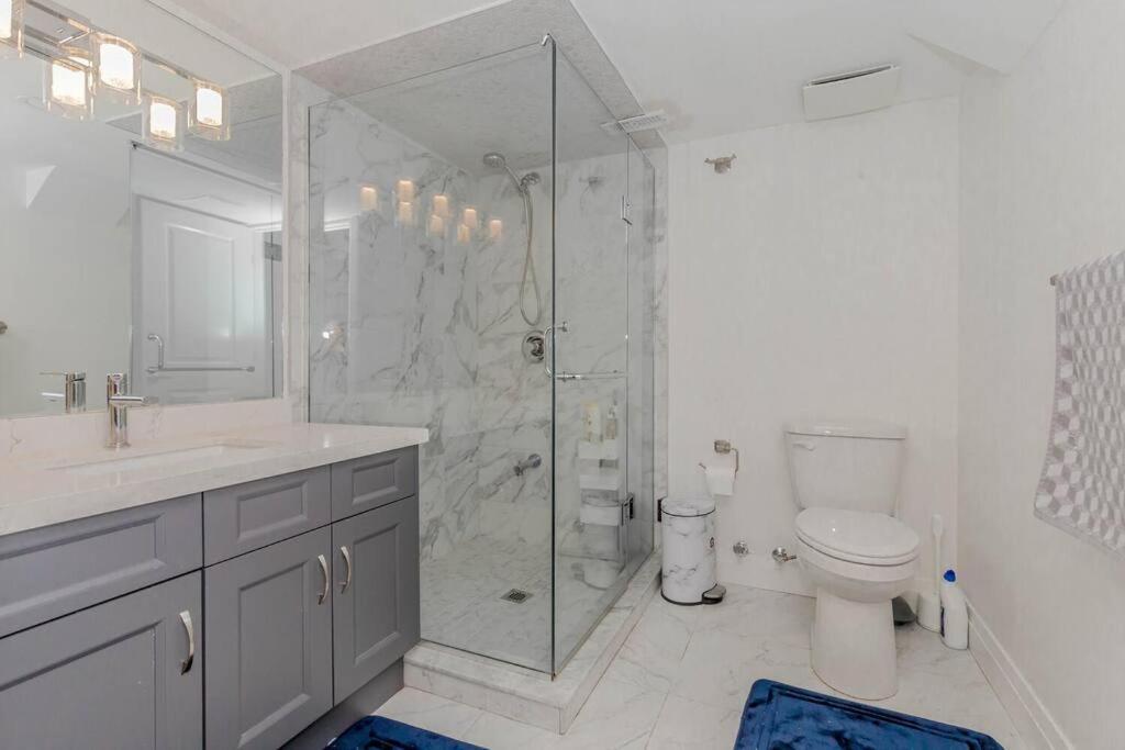 Luxury Basement Apartment In Oakville Extérieur photo