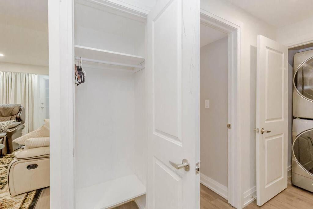 Luxury Basement Apartment In Oakville Extérieur photo